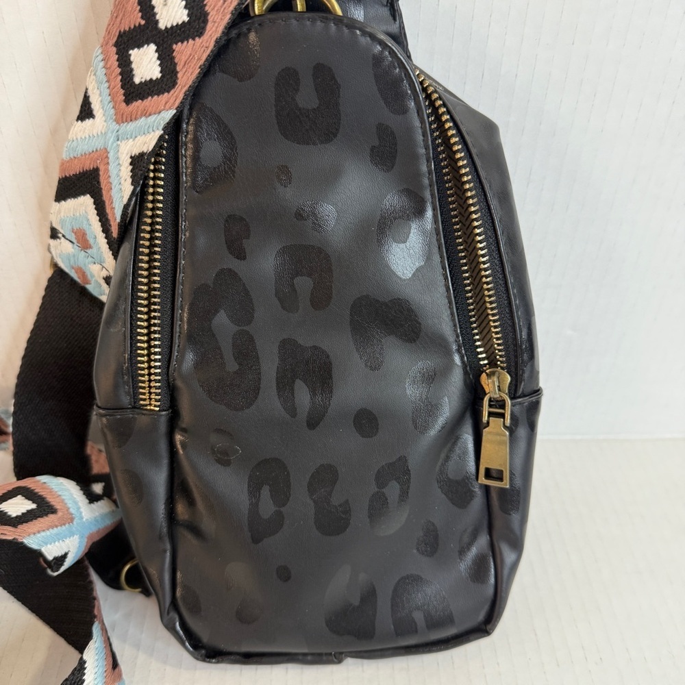 Leopard Print Black Crossbody Bag sling bad faux leather - Picture 3 of 10